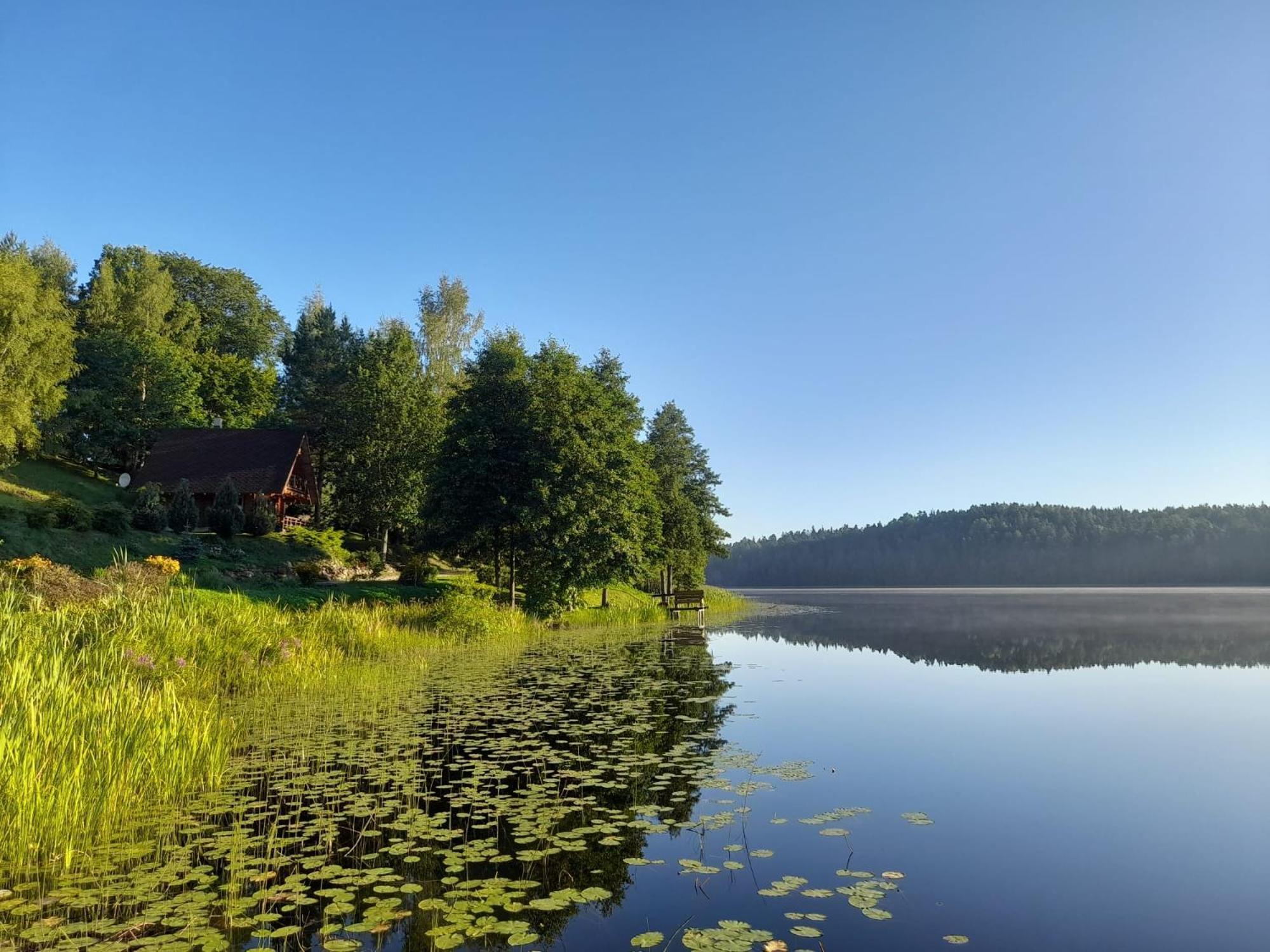 Ezerkalni Villa Raiskums ภายนอก รูปภาพ