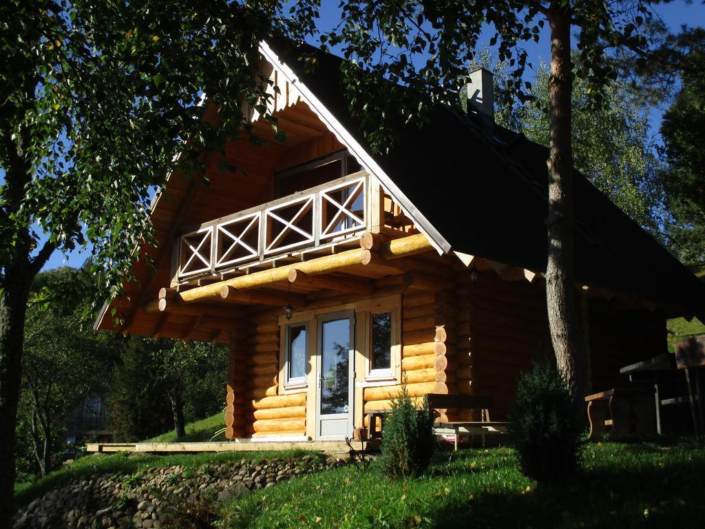 Ezerkalni Villa Raiskums ภายนอก รูปภาพ