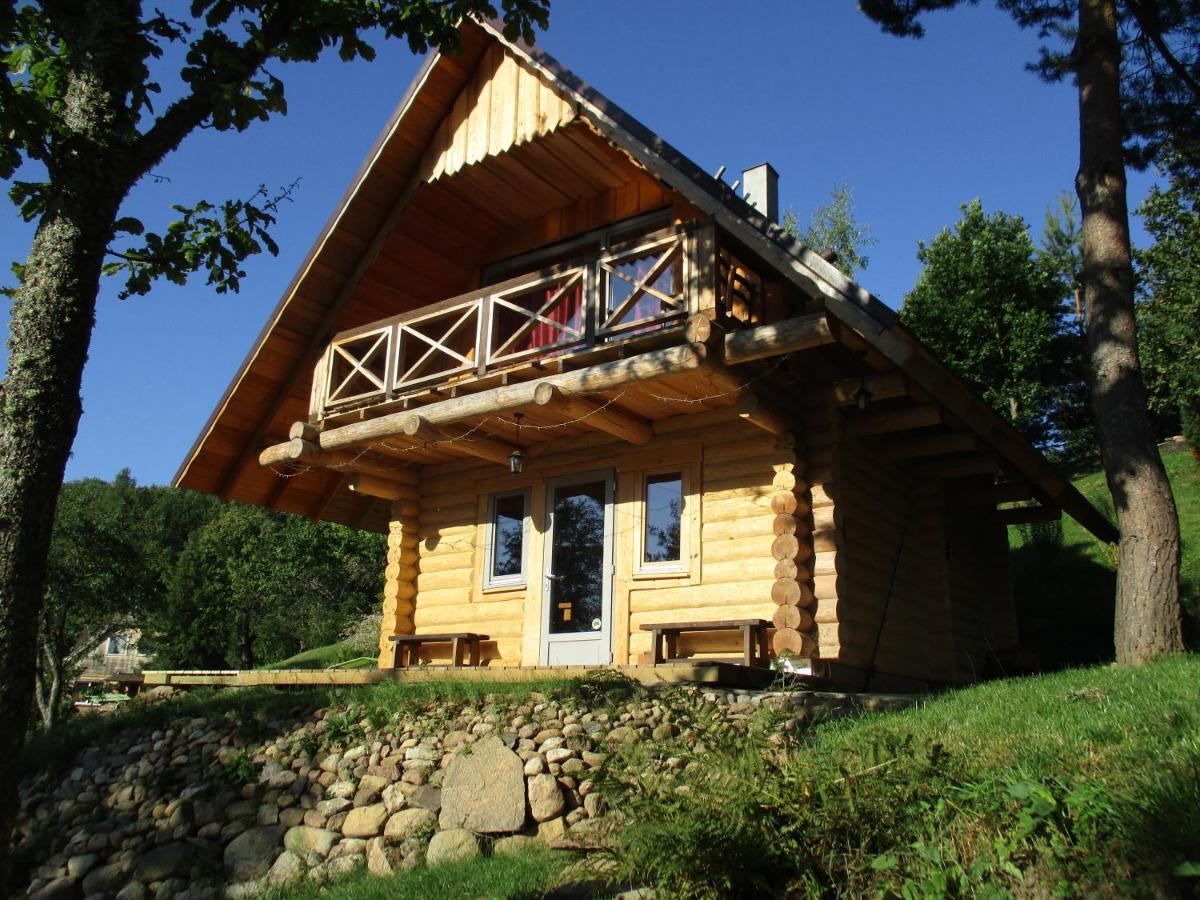Ezerkalni Villa Raiskums ภายนอก รูปภาพ